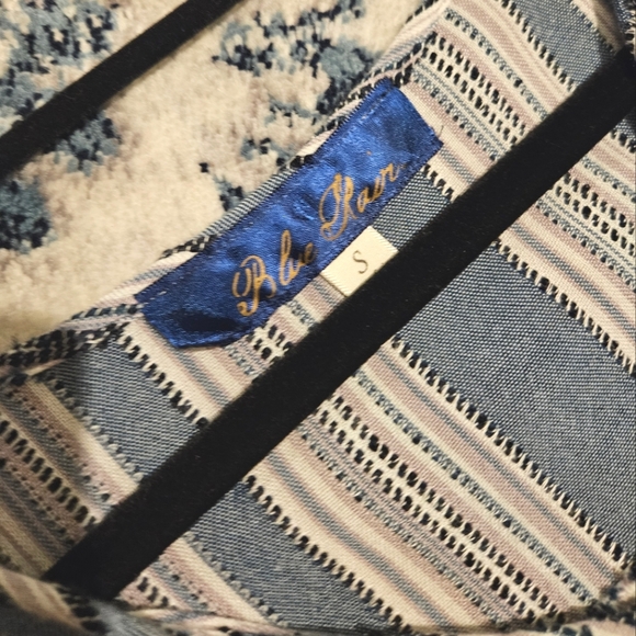 BLUE RAIN boho flowy bell sleeve top - Picture 6 of 6